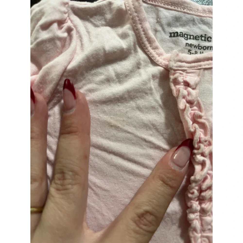 Magnetic Me Newborn Pink Ruffle Magnetic Footie Sleeper Modal 5-8 lbs - Picture 3 of 4